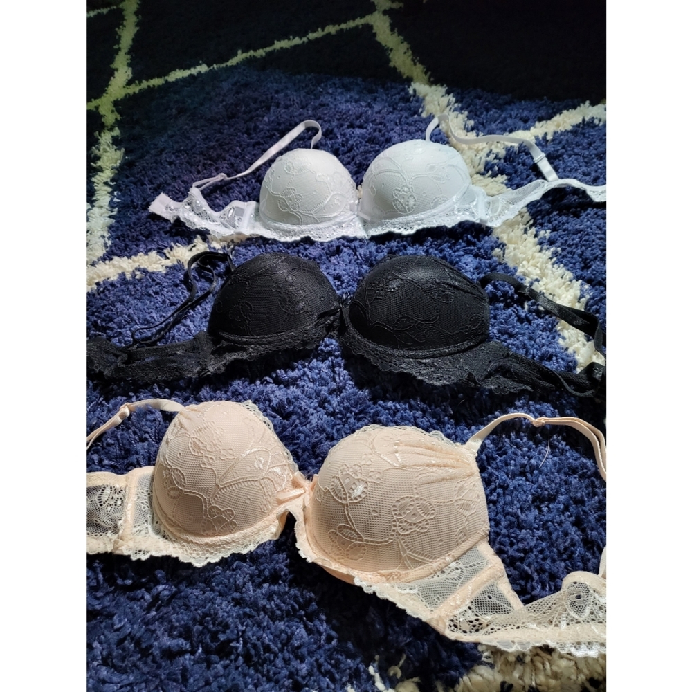 3/$30 NWOT Set of 3 Lace Push Up Bras 34B